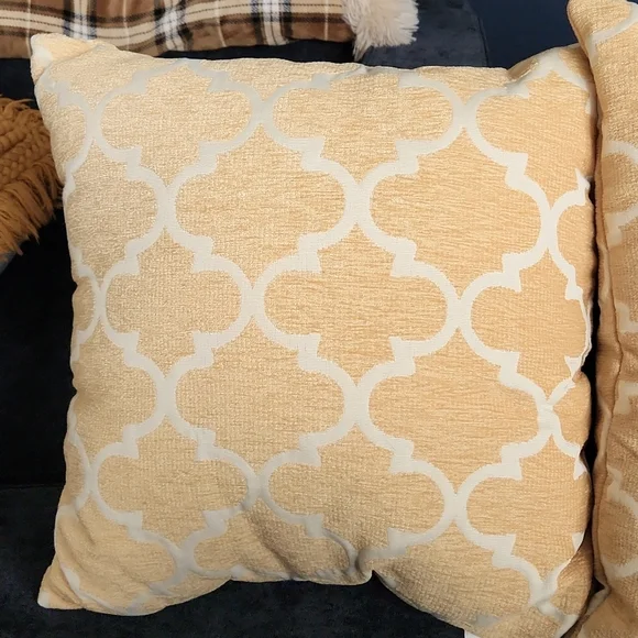 Club Lattice Pillows (2) - Picture 1 of 5